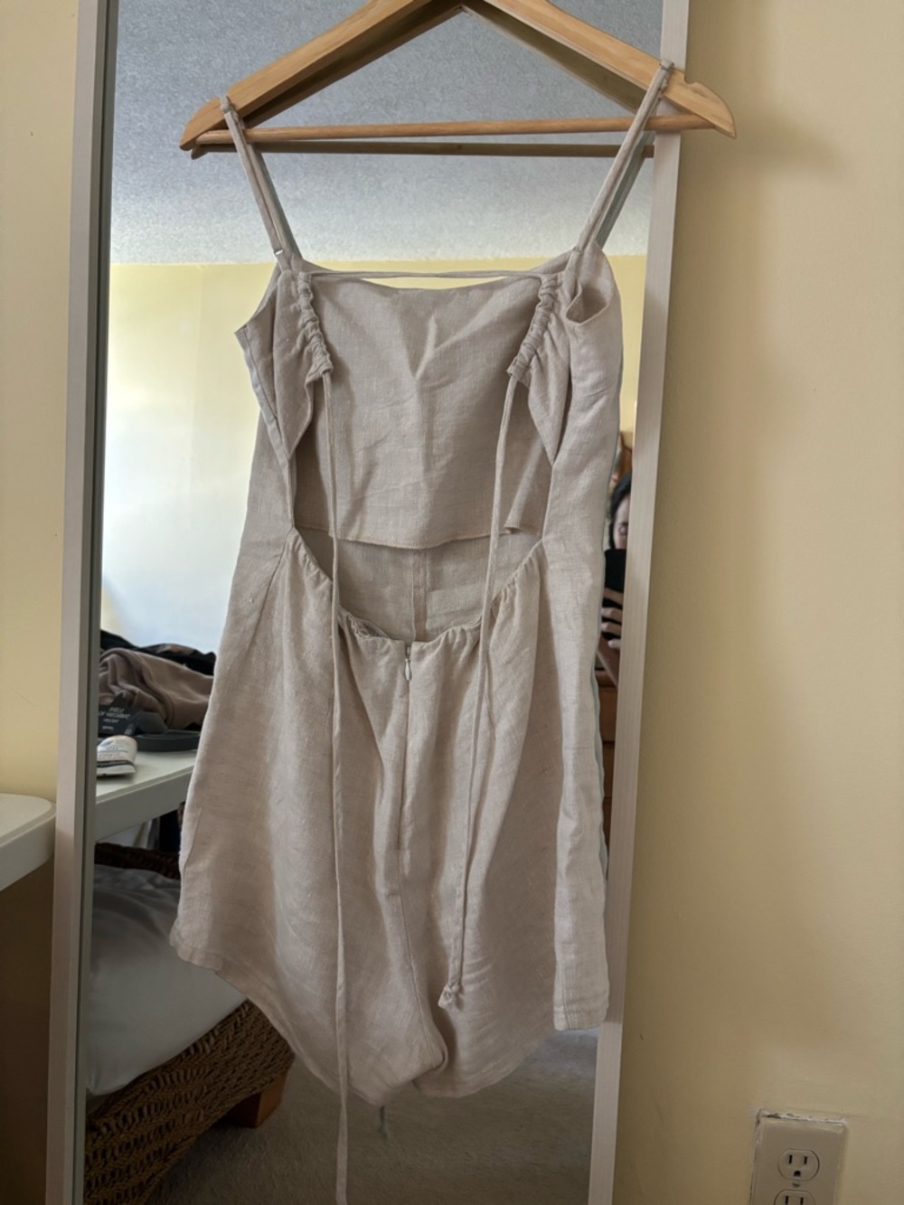 Reformation Cream Linen Romper with Spaghetti Straps - Picture 5 of 7